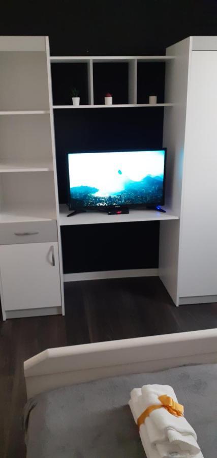 Apartman Mici Ni Eksteriør billede